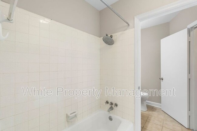 Building Photo - 5949 Quail Hollow Rd