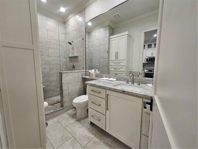 Building Photo - 97 Perth Dr