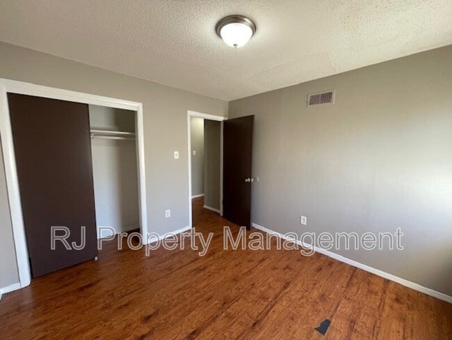 Building Photo - 5580 Apple Blossom Dr