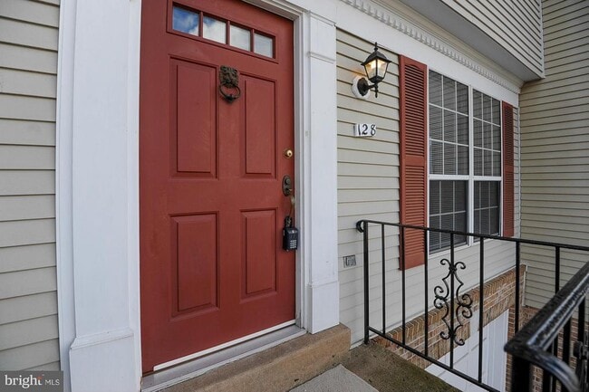 Building Photo - 128 Sulgrave Ct