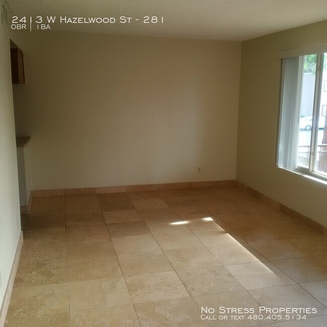 Building Photo - Studio off Camelback Rd & I17 Freeway!