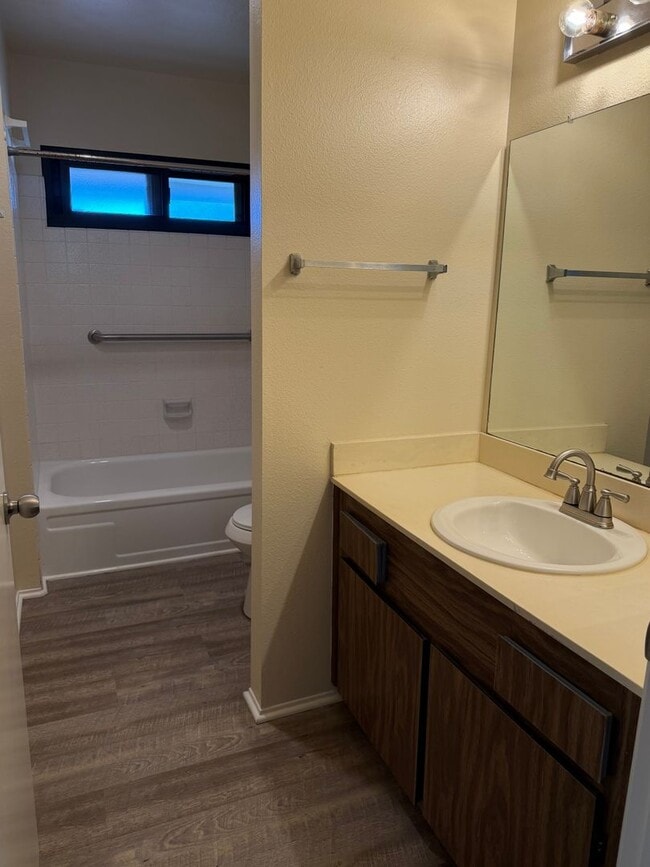 Building Photo - 3831 Nipoma Pl