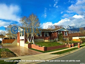 Building Photo - 2027 Kramer Dr