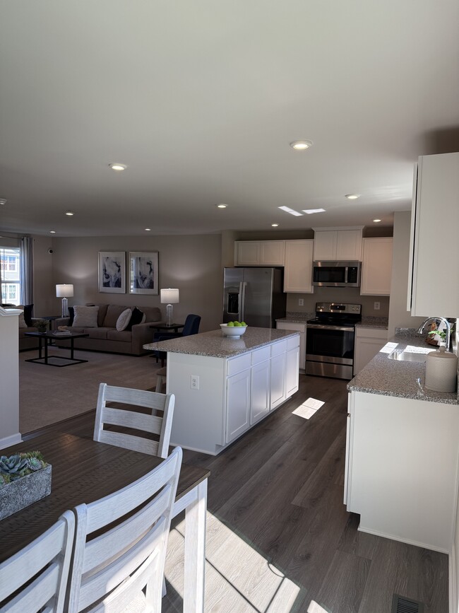 Building Photo - 6414 Draft Wy