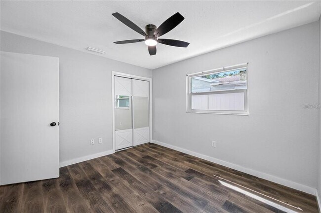 Building Photo - 1411 39th Ave N