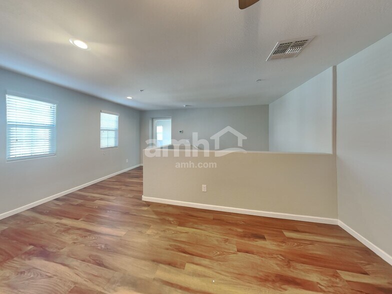Building Photo - 20773 W Maiden Ln