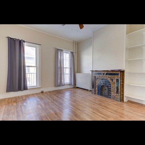 Building Photo - 452 Hudson Ave