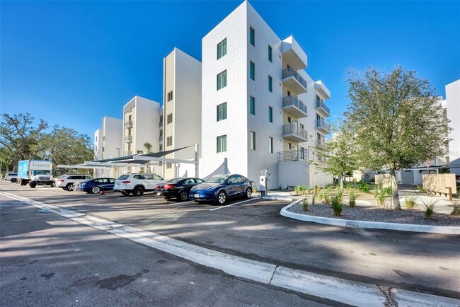 Building Photo - 1703 N Tamiami Trl