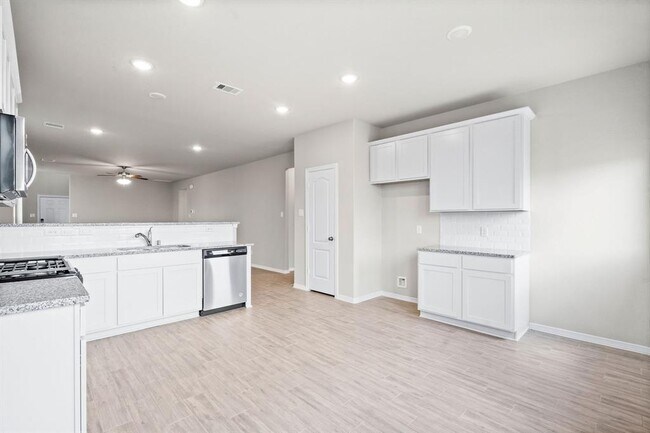 Building Photo - 25823 Boxwood Hedge Lane