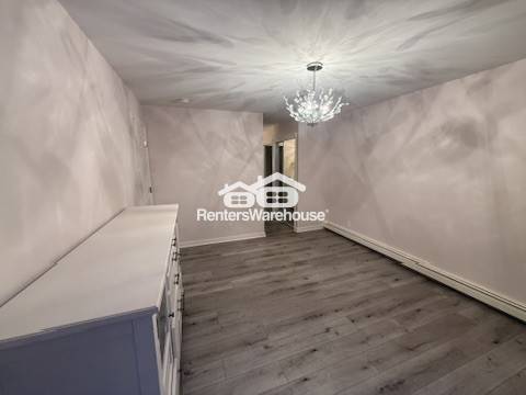 Building Photo - 5607 Green Cir Dr