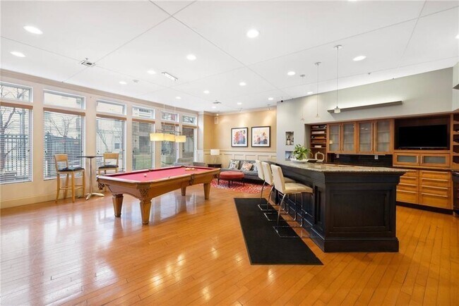 Building Photo - 1000 Providence Pl