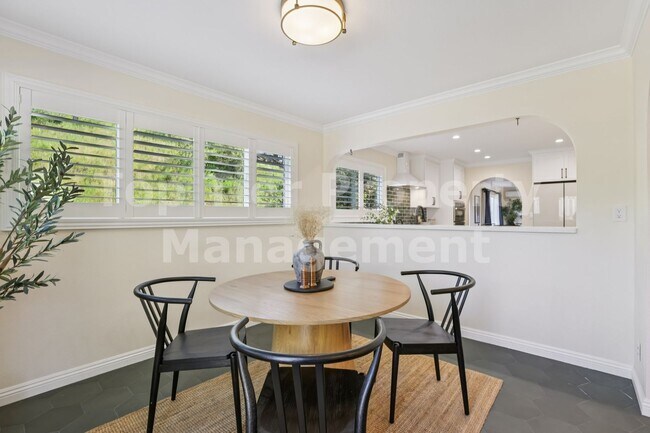 Building Photo - 44 Lariat Ct