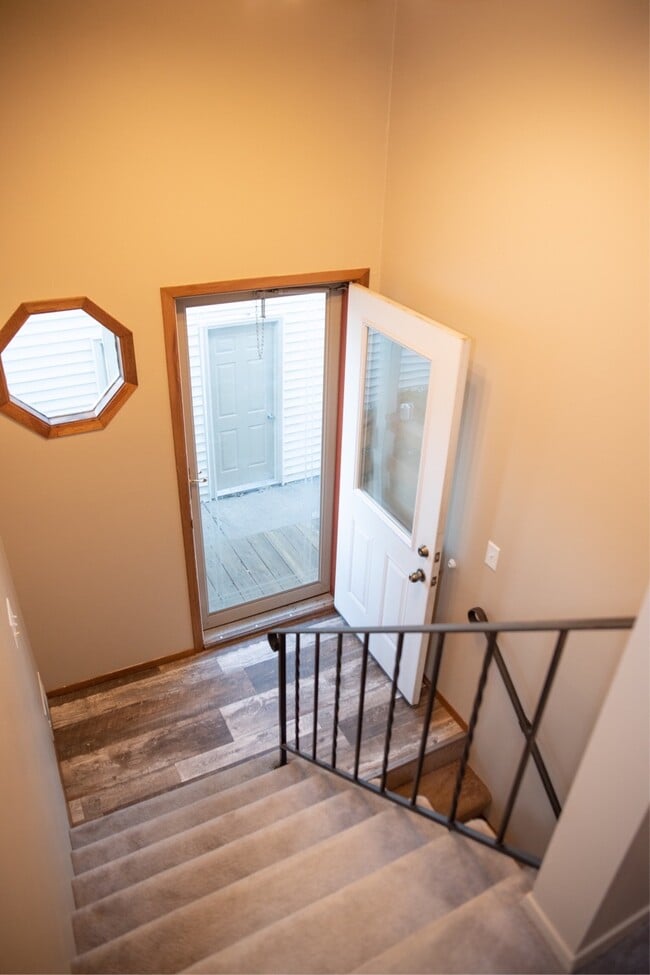 Primary Photo - 10646 Hummingbird St NW