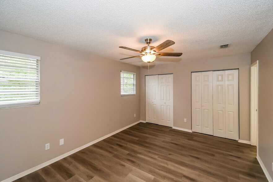 Building Photo - 3342 Laurel Grove N