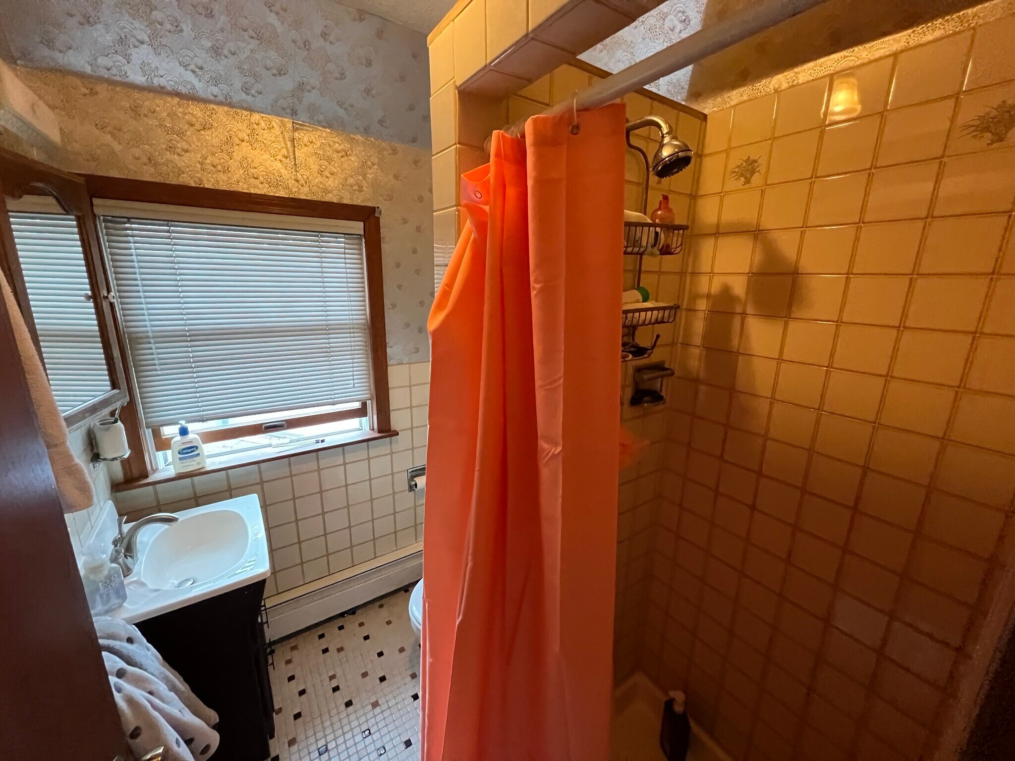 Building Photo - 211 Holland St