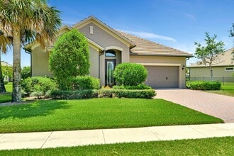 Building Photo - 3600 Siena Cir