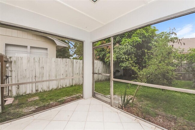 Building Photo - 4454 Sandhurst Dr