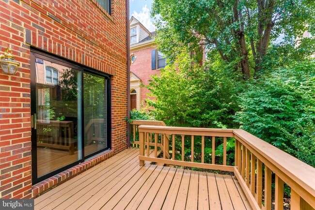 Building Photo - 1443 Hampton Hill Cir