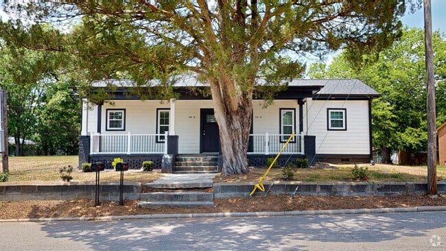 Building Photo - 618 Martin Luther King Jr Dr