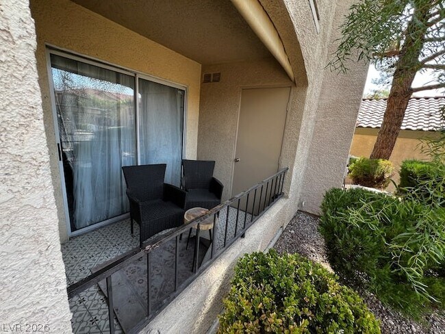 Building Photo - 7885 W Flamingo Rd