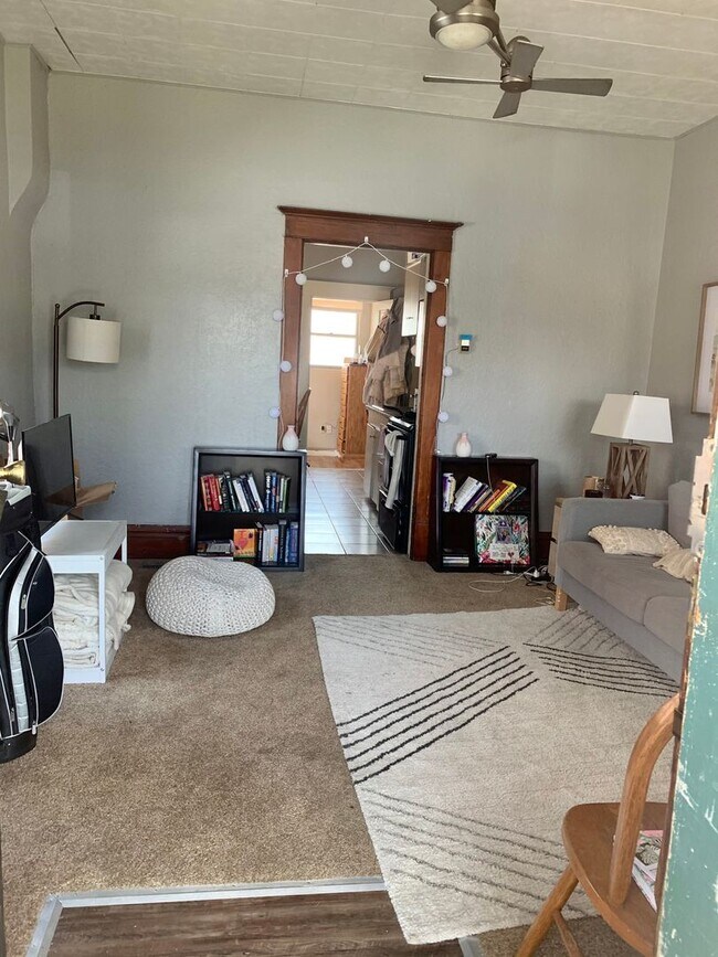 Building Photo - 1019 17th St