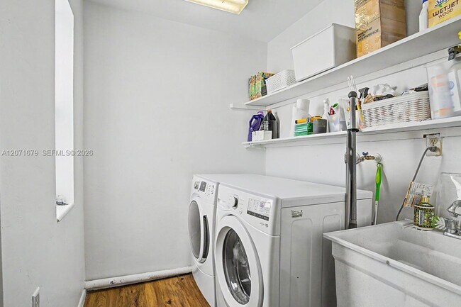 Building Photo - 7100 SW 119th St