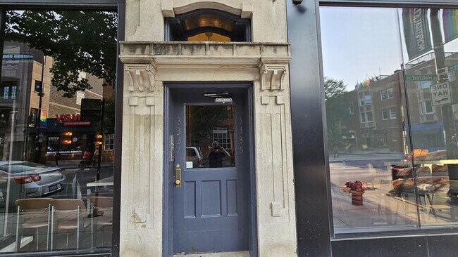 Building Photo - 3337 N Halsted St