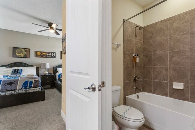 Building Photo - 551 Lasso Dr