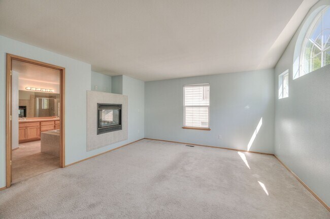 Building Photo - 14736 SE 185th Pl