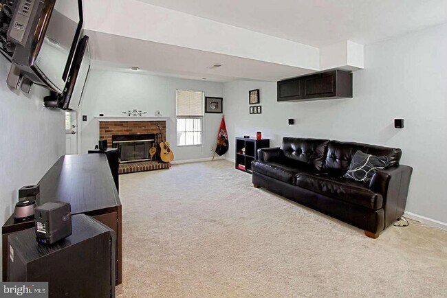 Building Photo - 6337 Littlefield Ct