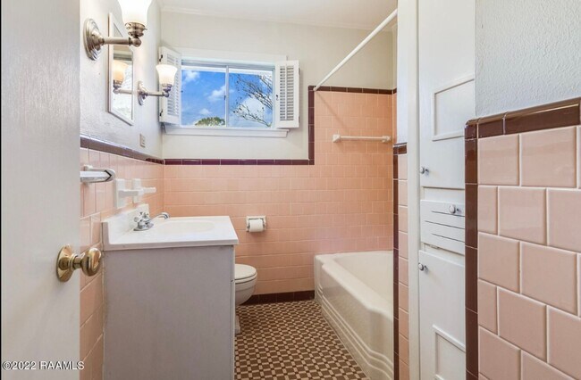 Building Photo - Lafayette Rental 4 bedroom