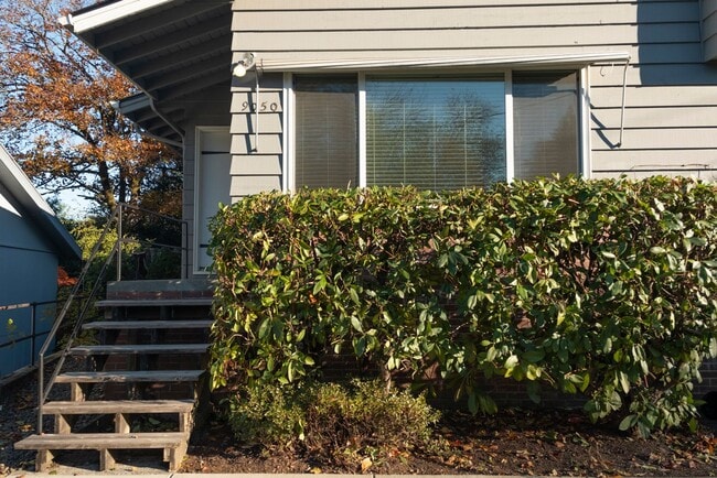 Building Photo - 9054 SW 38th Ave