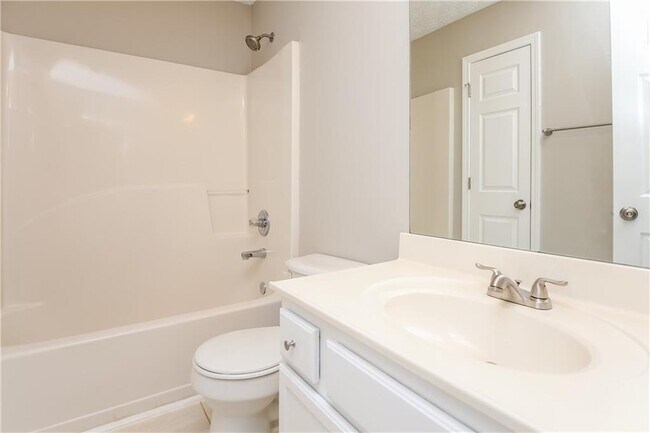 Building Photo - 2454 Canary Ct