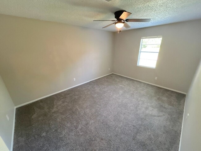 Building Photo - 2219 Goldbrier Ln