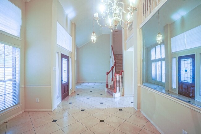 Building Photo - 5602 Whisper Ridge Dr