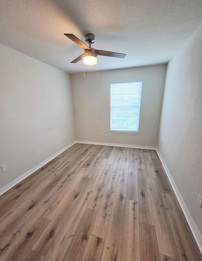 Building Photo - 3213 Watercress Dr