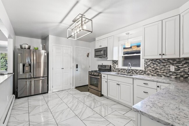 Building Photo - 290 Randolph Ave