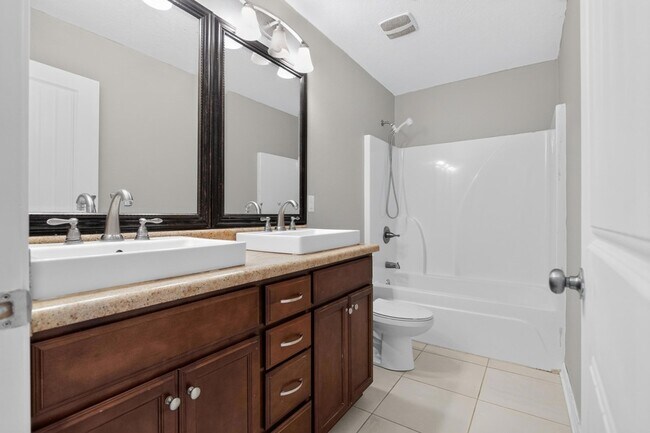 Building Photo - 451 Eisenhower Dr