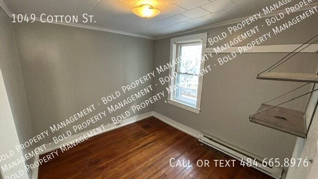 Building Photo - 1049 Cotton St