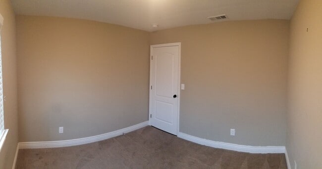 Building Photo - Modern 3-Bedroom Home Near San Leandro Sch...