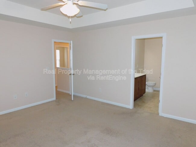 Building Photo - 4621 Chapel Ridge Dr