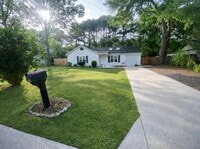 Building Photo - 2135 Pinehurst Ave