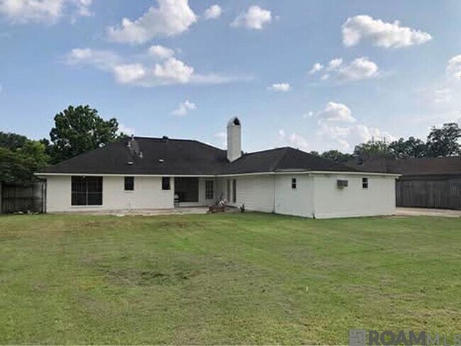 Building Photo - 13523 Willowridge Ave