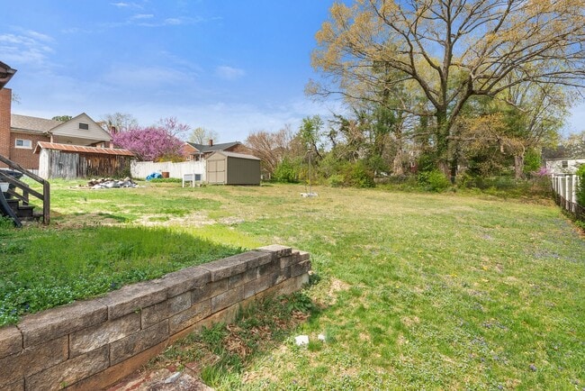Building Photo - Spacious, Remodeled 3-Bedroom Home in Quie...