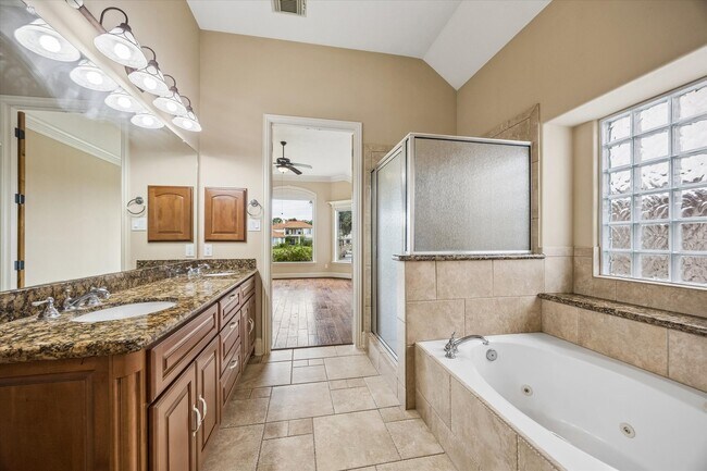 Building Photo - 18910 Villa Bergamo Ln