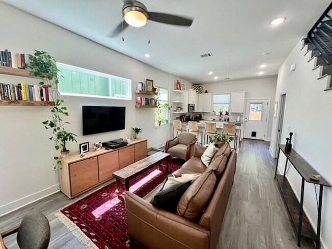 Building Photo - PRE-LEASE - Heart of the City! 2 bedrooms,...