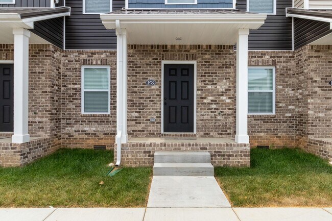 Building Photo - 2 Bedroom Pet Friendly Townhome For Rent N...