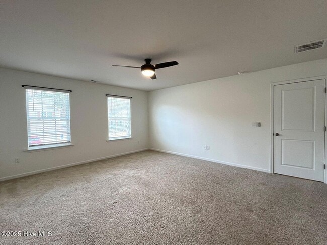 Building Photo - 275 Roberts Pl