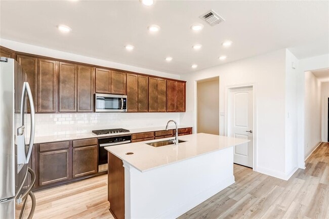 Building Photo - 132 Inlet Ln
