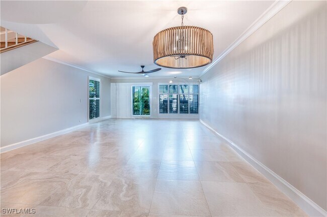 Building Photo - 800 River Point Dr